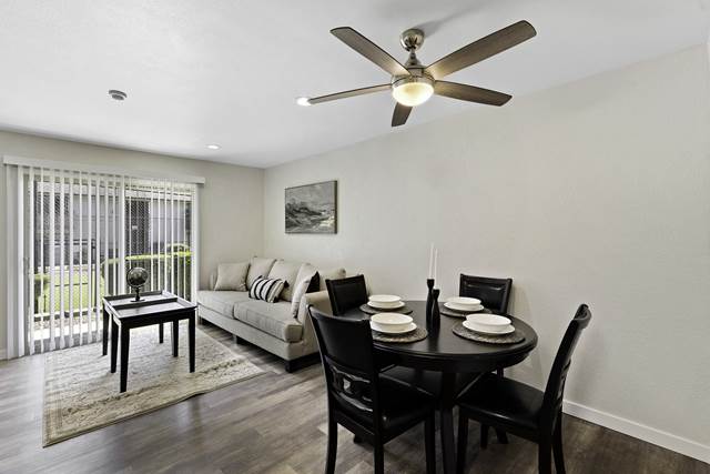 Studio apartment at Pinewood Square Apartment Homes in Lynnwood, WA
